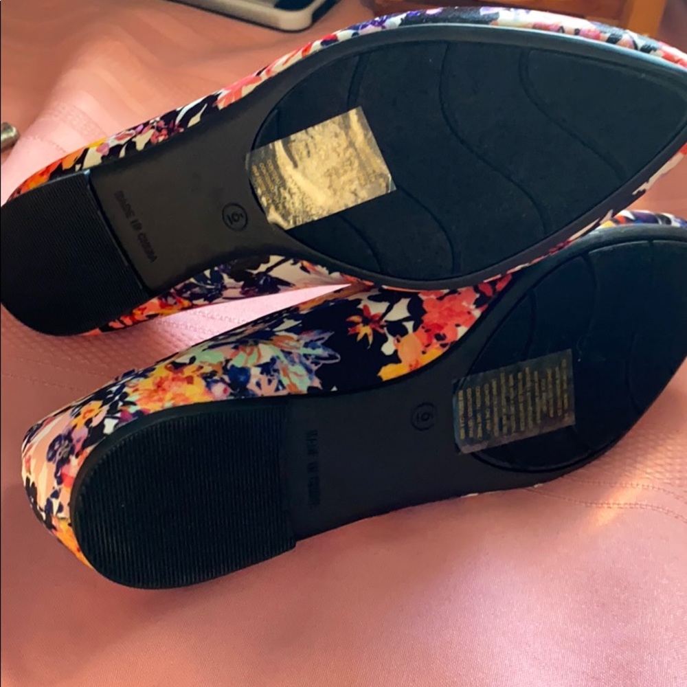 Woman’s flats - Picture 4 of 5